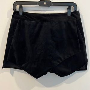 Aqua Black Faux Suede Origami Skort. Size M